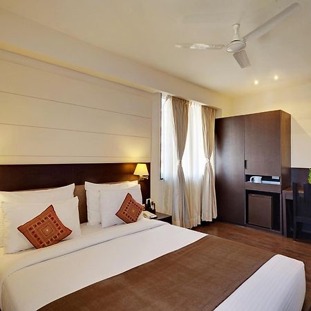 Whispering Palms Hotel جايبور المظهر الخارجي الصورة