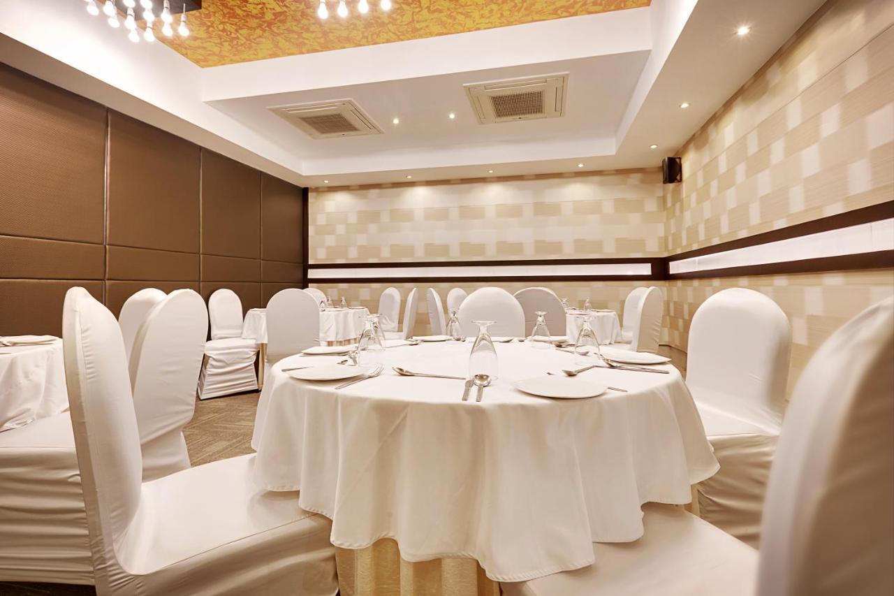 Whispering Palms Hotel جايبور المظهر الخارجي الصورة