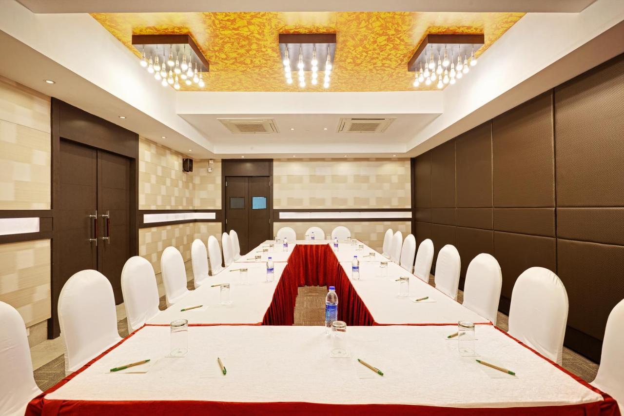 Whispering Palms Hotel جايبور المظهر الخارجي الصورة