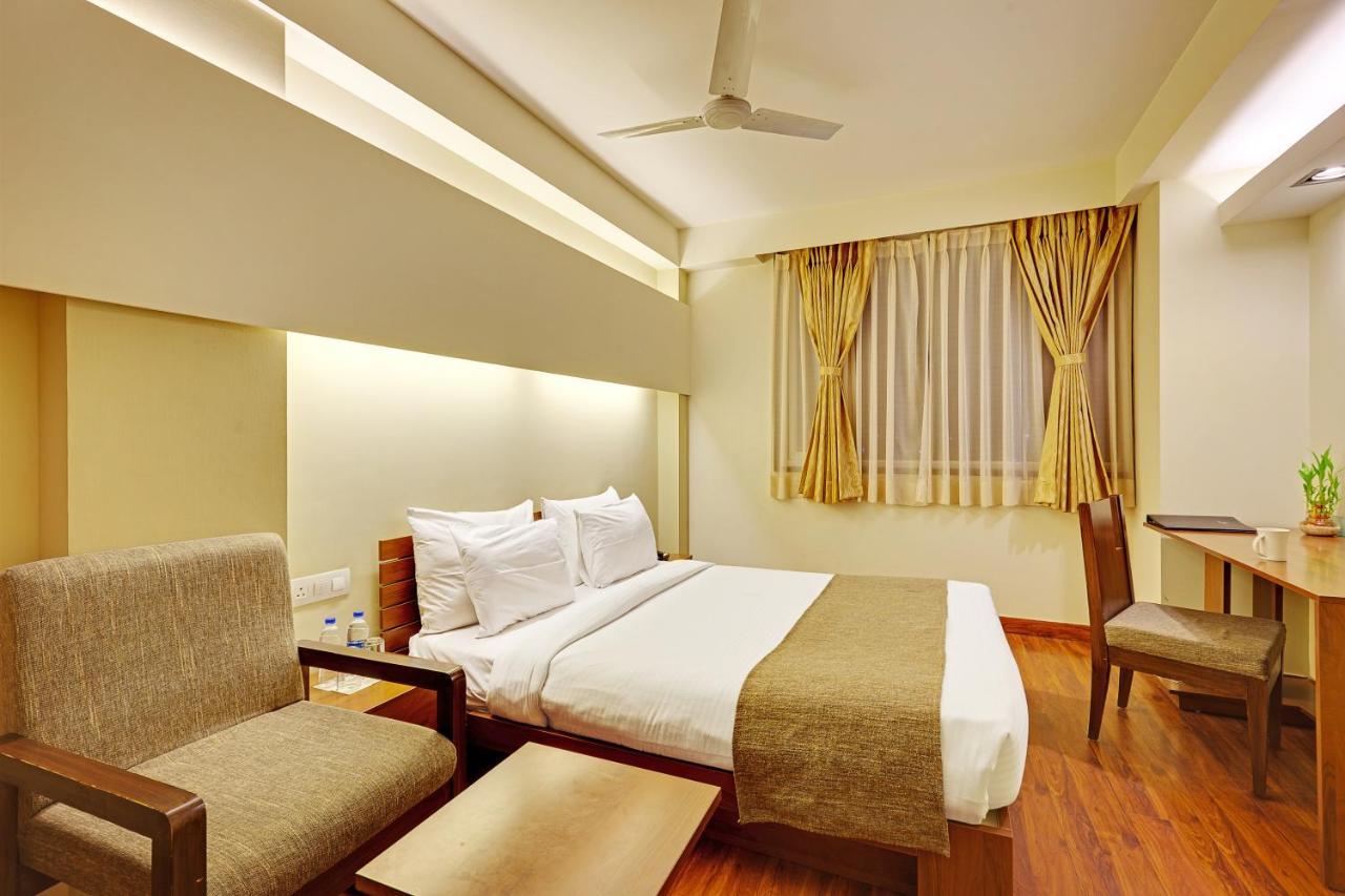 Whispering Palms Hotel جايبور المظهر الخارجي الصورة